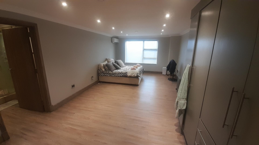 6 Bedroom Property for Sale in Birdwood Estate North West
